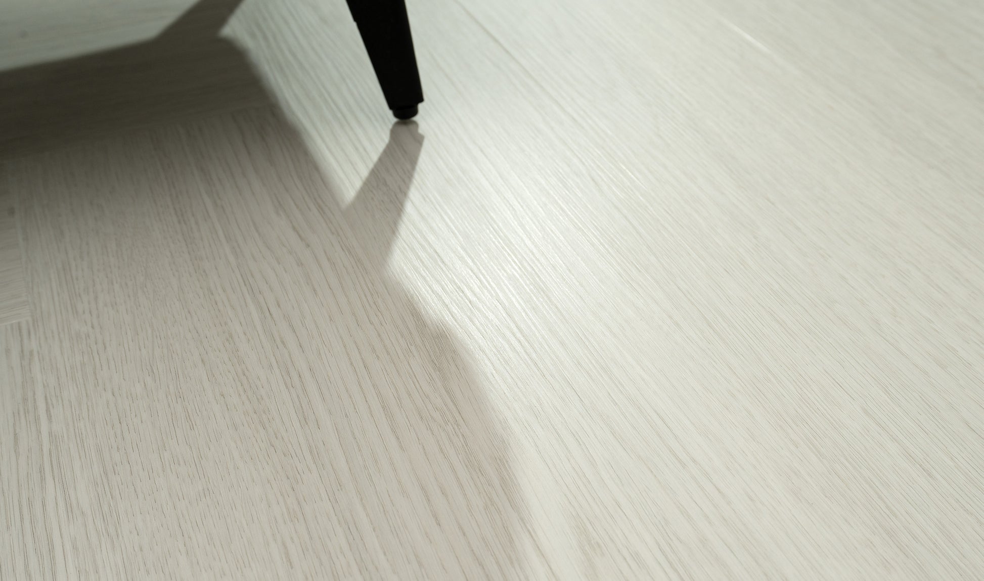 6mm SPC人字拼石塑地板-輕木雲鏡 金地哥